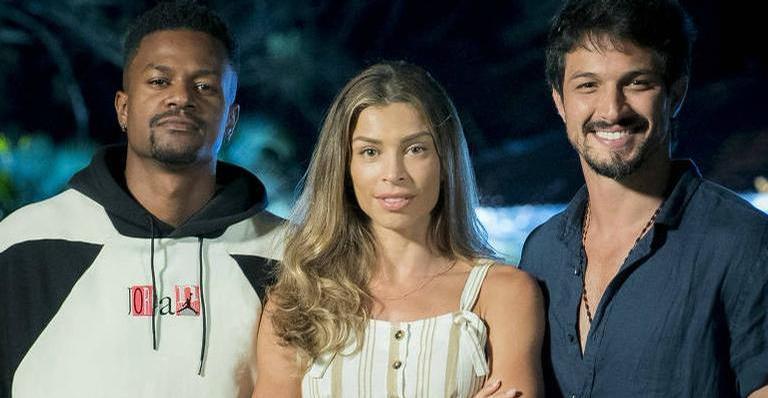 Paloma surpreende ao desejar Marcos e Ramon ao mesmo tempo em ”Bom Sucesso”