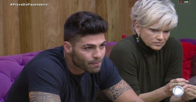 A Fazenda: Netto perde a paciência e xinga Diego Grossi ao vivo!
