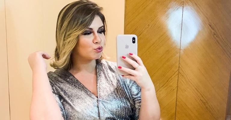 Grávida, Marília Mendonça compartilha registro de bebê chutando: ”Meu peixinho”