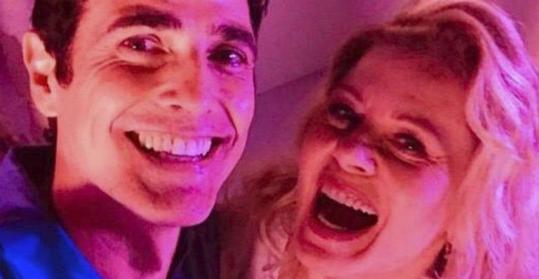 Vera Fischer aparece ao lado de Reynaldo Gianecchini nas gravações de fim de ano da TV Globo