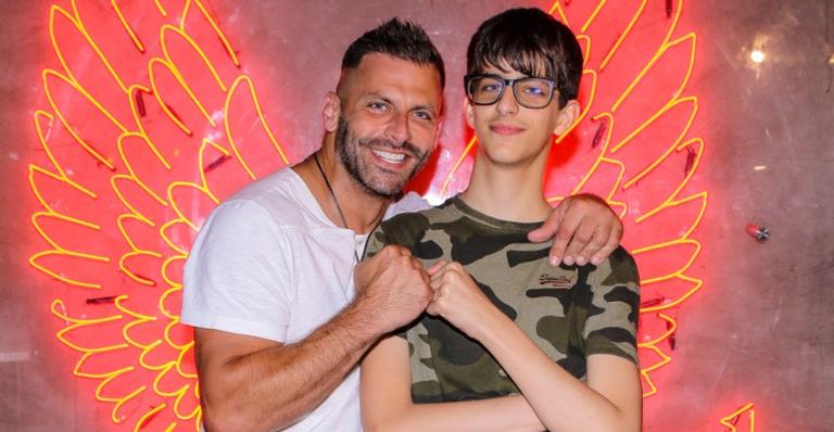 Filho da Isabeli Fontana e Henri Castelli comemora aniversário de 13 anos com festão