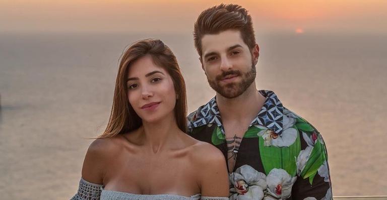 Grávida, Romana Novais veste roupa colada na academia e exibe barriguinha
