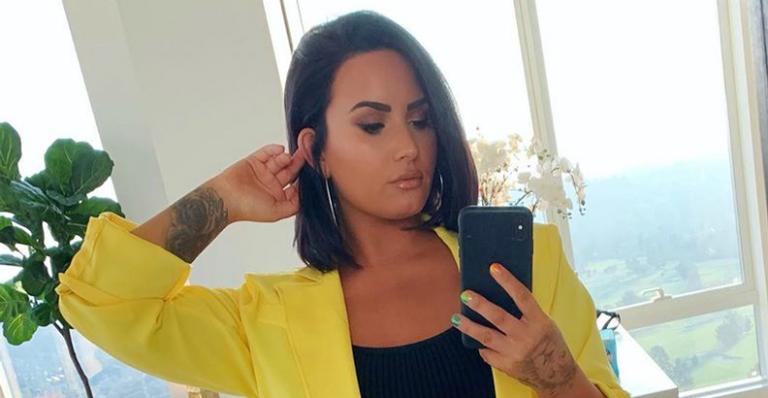 Demi Lovato radicaliza e surge com visual inusitado: ”Minha hora de brilhar”