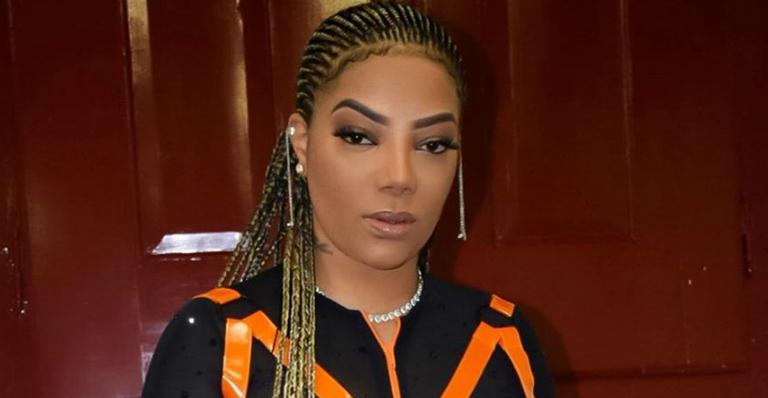 Ludmilla posa ao lado de sua cadela e deixa web apaixonada: ”Dois bebês”