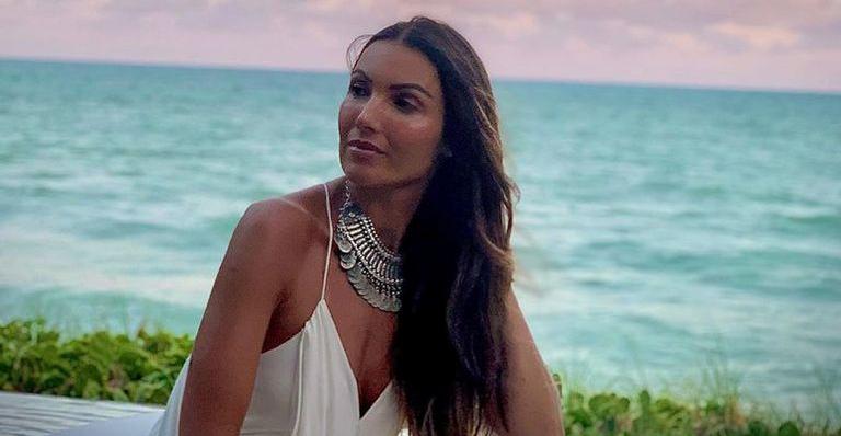 Recém-chegada aos 43 anos, Patricia Poeta posa deslumbrante de biquíni e choca com beleza