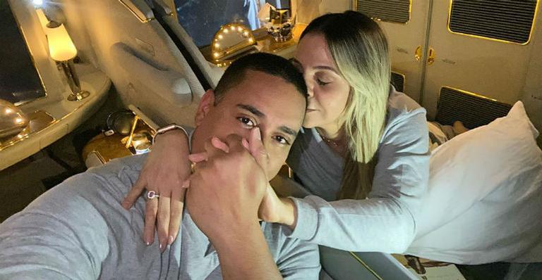 Xanddy comemora aniversário de casamento com Carla Perez: ”18 anos depois, ainda dizemos sim”