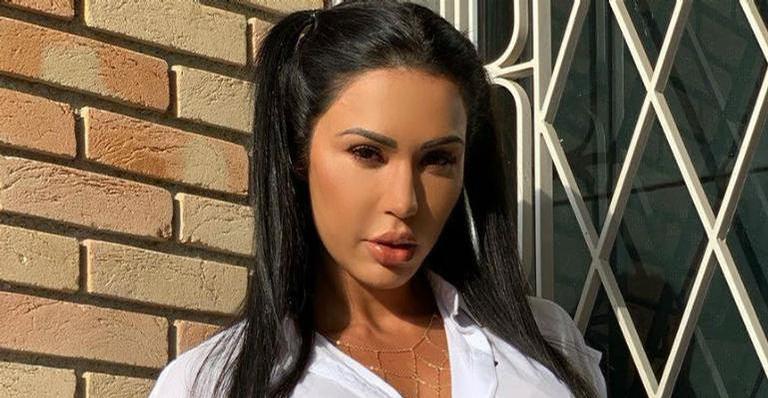 Gracyanne Barbosa surge nua em clique sensual: ”Ousadia tem genialidade”