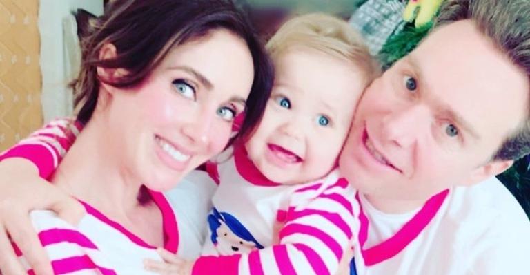 Usando referências do RBD, Anahí confirma que está grávida do seu segundo filho
