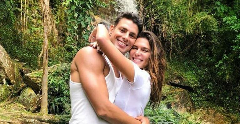 Mariana Goldfarb relembra clique do casamento com Cauã Reymond e emociona fãs