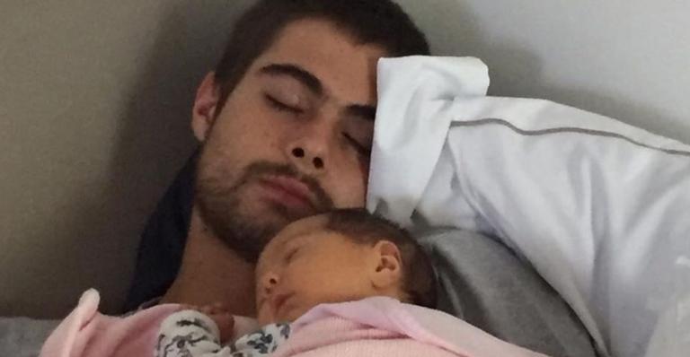 Rafa Vitti emociona ao compartilhar vídeo que gravou para filha um dia antes dela nascer