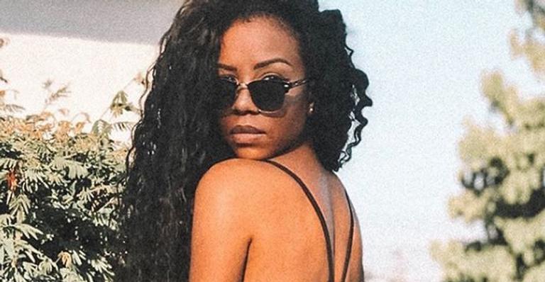 Ex-A Fazenda Luane Dias exibe lingerie e bumbum empinadinho em clique inusitado; Confira!