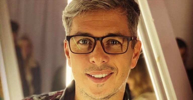 Mulher de Ivan Moré viaja e apresentador desabafa sobre cuidar dos dois filhos