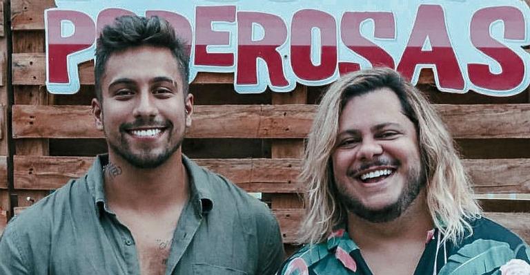 Publicitário gato de 23 anos assume namoro com Marcus Majella: ”Estamos felizes”
