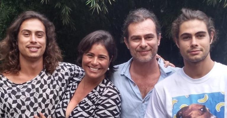 Rafa Vitti presta linda homenagem no aniversário de seu pai