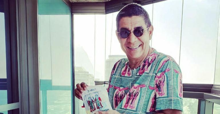 Fã sugere que Zeca Pagodinho apresente o especial de fim de ano da TV Globo e cantor reage