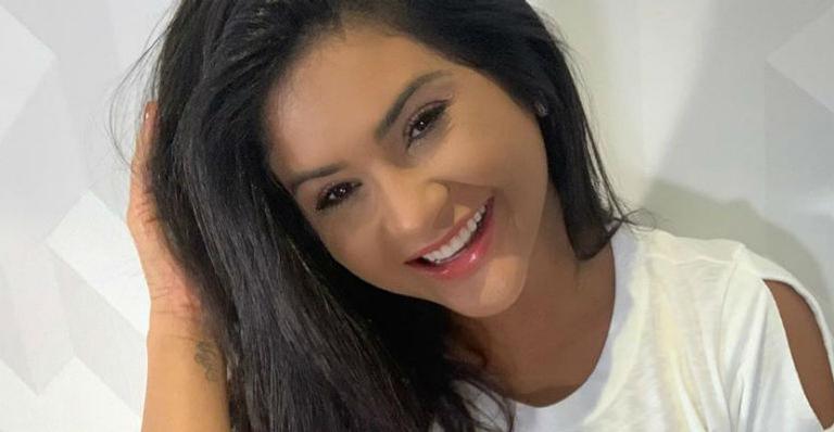 Mileide Mihaile deixa fãs de boca aberta ao posar com vestido coladinho: ”Perfeita demais”