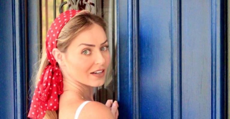 Vencedora do BBB19, Paula von Sperling posa tomando banho de banheira: ”Pra alma”