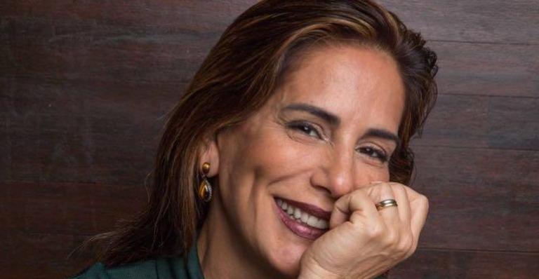 Gloria Pires compartilha clique antigo ao lado de seu amado: ”Dos meus achados”