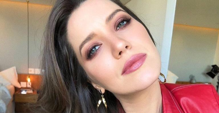 Nathalia Dill aproveita folga de ‘A Dona do Pedaço’ e curte dia na praia com amigos no Rio