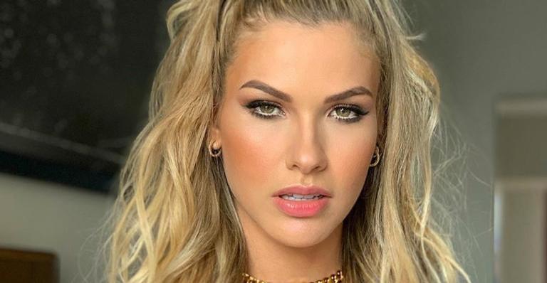 Andressa Suita ostenta viajando de jatinho particular para Miami na companhia de amigas para show