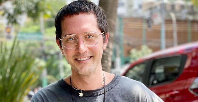 Arlindo Grund compartilha clique raro do marido e faz declaração de aniversário
