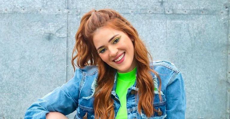 Durante viagem para Disney, ex-BBB Ana Clara se diverte no parque e ironiza: ”Não tô animada não”