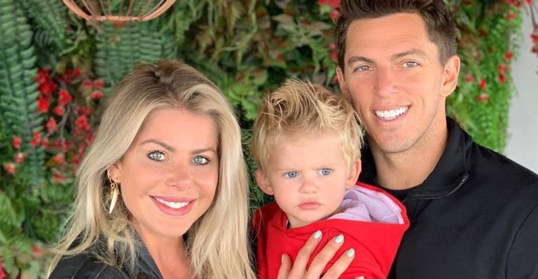 Karina Bacchi e Amaury Nunes revelam que irão aumentar a família: ”Dar um irmãozinho para Enrico”