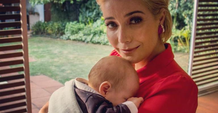 Luiza Possi explode o fofurômetro com registro do pequeno Lucca e fãs elogiam: ”Coisa mais linda”