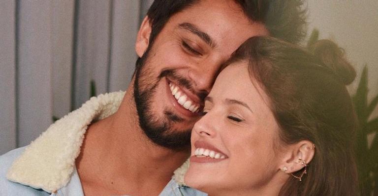 Agatha Moreira e Rodrigo Simas surgem em clima de romance: ”Amor sem fim”