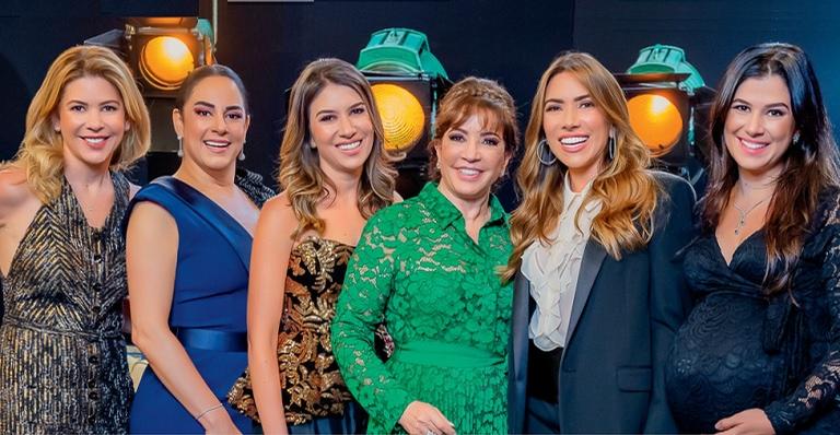 Meninas de Silvio Santos dominam o show