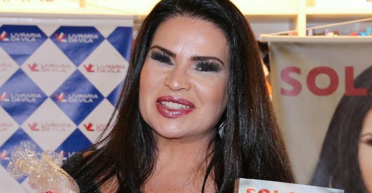 Solange Gomes é processada por relacionar Waguinho à Carla Perez em sua biografia