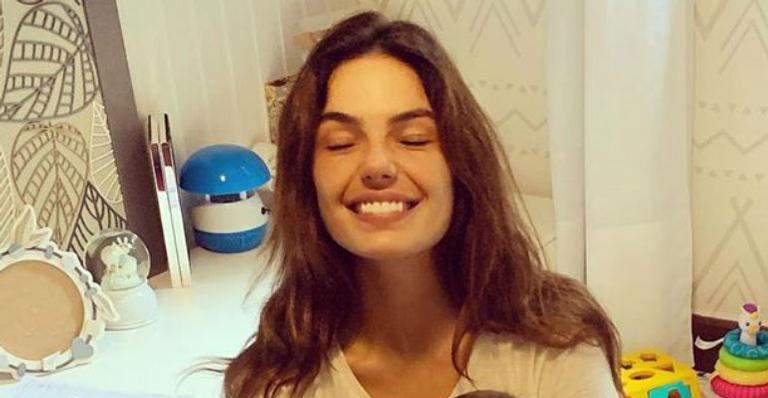 Isis Valverde posta fotos ao lado da mãe, Rosalba, e se declara: ”Amor de mãe é assim, único”