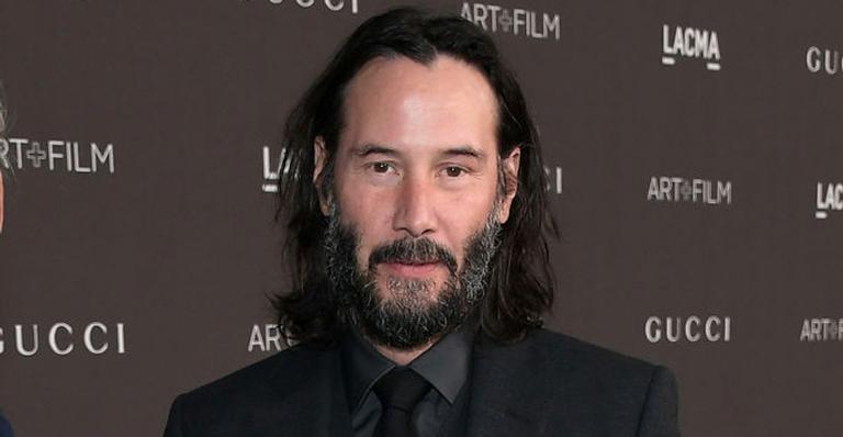 Keanu Reeves assume publicamente nova namorada após 20 anos