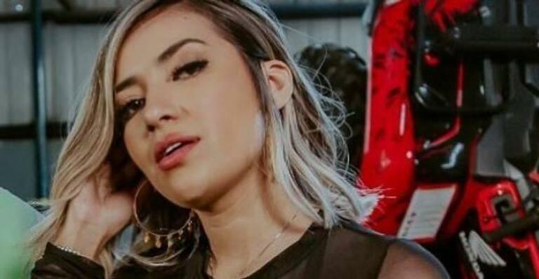 Dani Russo é acusada por fazer propaganda de produtos piratas: ”Pensando em colocar fogo!”