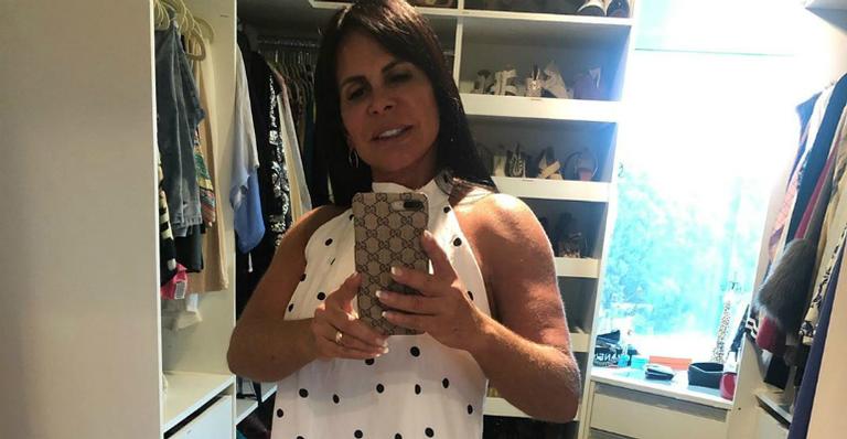Gretchen rebate críticas de seguidores que reclamaram de suas roupas curtas: ”Recalcadas”