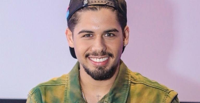 Zé Felipe surge em momento inusitado com namorada e fãs disparam: ”Quando vai ser o casamento?”