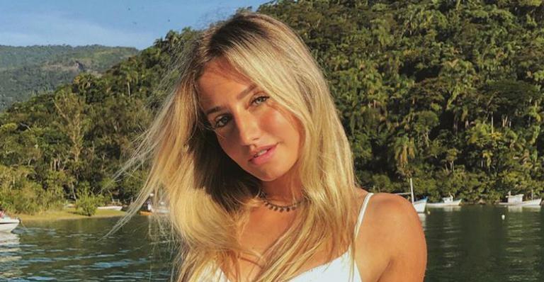 Bruna Griphao exibe curvas em biquíni e barriga negativa chama atenção dos fãs
