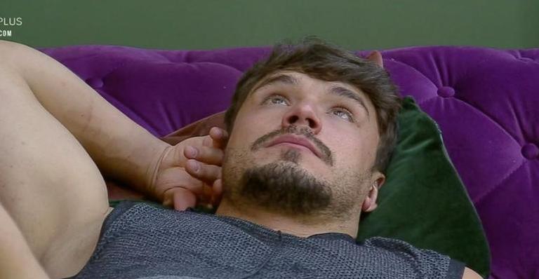 A Fazenda: Lucas sente ciúmes de cena entre Hari e Viny e declara ”Perdi o encanto!”
