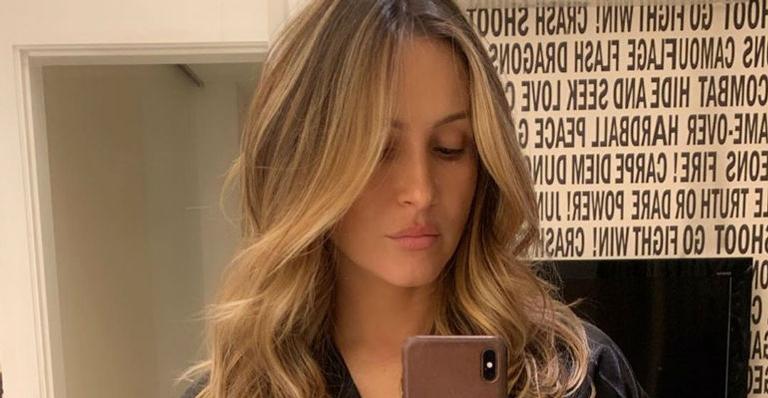 Claudia Leitte aparece de pijama com os três filhos e se declara: ”Foco há de ser o amor”