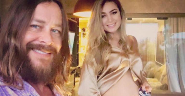 Esposa de Theo Becker anuncia segunda gravidez: ”Plenamente realizados”