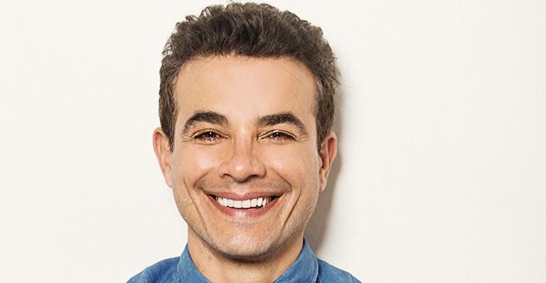Anderson Di Rizzi faz rara aparição com a filha em evento e pequena encanta demais