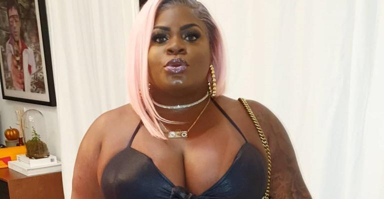 Jojo Todynho choca web ao posar com os seios gigantes totalmente de fora: ”Poderosa”