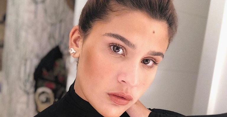 Giulia Costa exibe bronzeado ao compartilhar clique curtindo dia de sol
