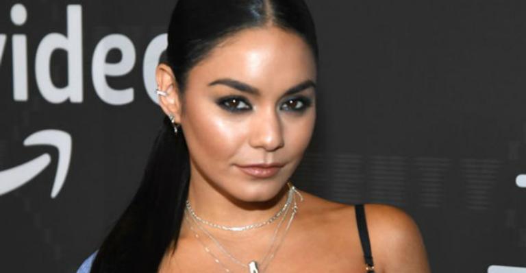 Vanessa Hudgens compartilha vídeo cantando música de ‘High School Musical’ em karaokê