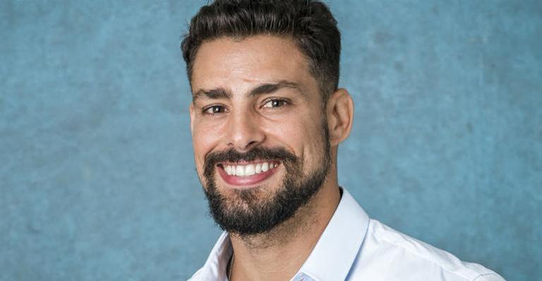 Cauã Reymond posa em clique sensual e arranca suspiros das fãs nas redes sociais: ”Maravilhoso!”