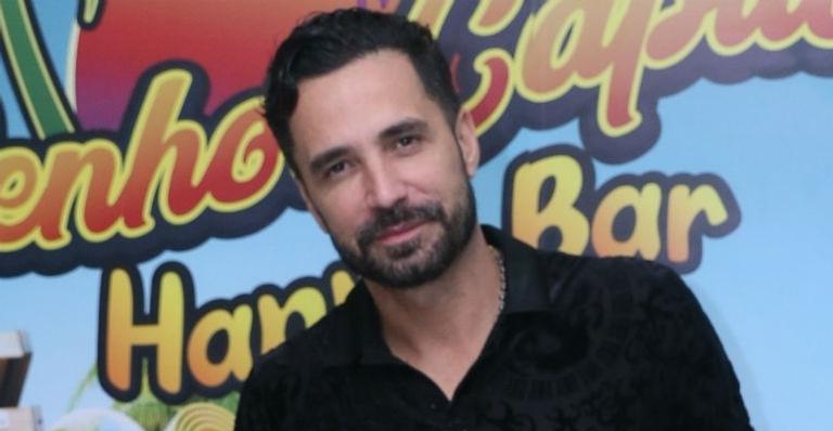 Filho de Latino anuncia carreira como cantor: ”Chegou a hora do meu som”