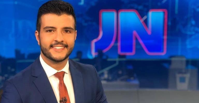 Mãe de apresentador do Jornal Nacional sai em defesa do filho após ataques homofóbicos