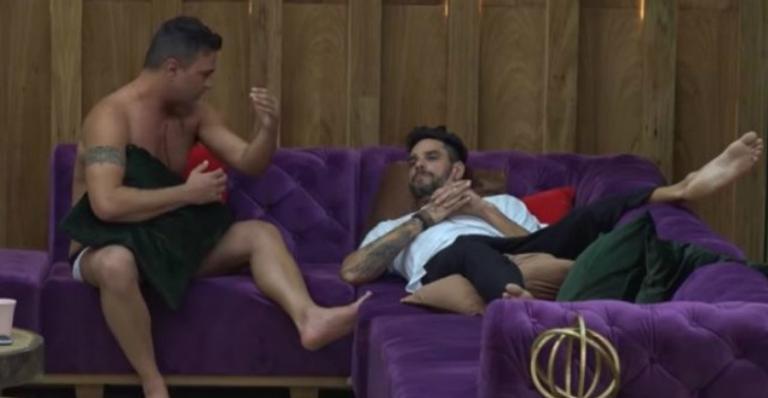 A Fazenda: Rodrigo Phavanello tranquiliza Diego sobre roça e afirma que o amigo voltará