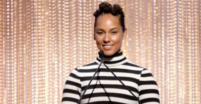 Alicia Keys apresentará o Grammy pela segunda vez consecutiva
