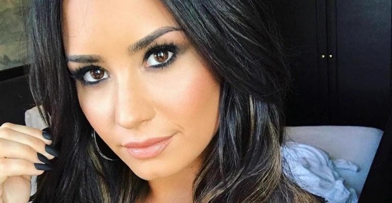 De surpresa, Demi Lovato assume namoro com modelo e fãs disparam: ”Parece o MC Guimê”